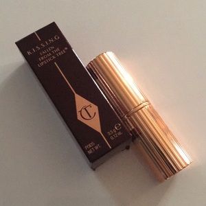Charlotte Tillbury Kissing Lipstick